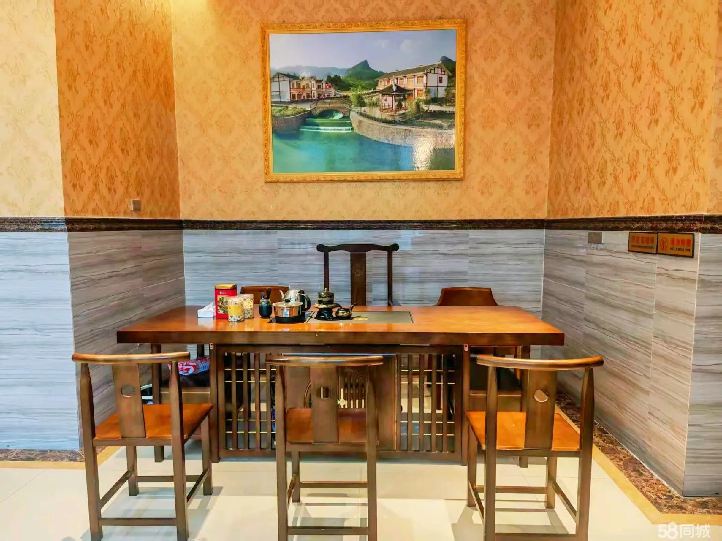 (转让)遵义林达美食街经营中二楼临街旺铺，临近大学城